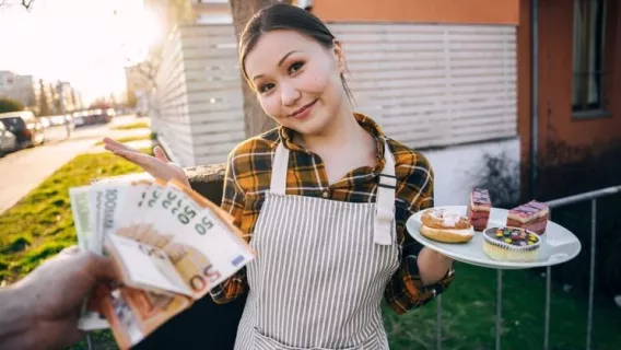 ◤Public Agent◢ Cream Cakes And A Creampie ►Erik Everhard, Luna Truelove